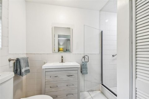 Casa en alquiler en Saint Petersburg, Florida, 3 dormitorios, 154.4 m2 № 1905303 - foto 13