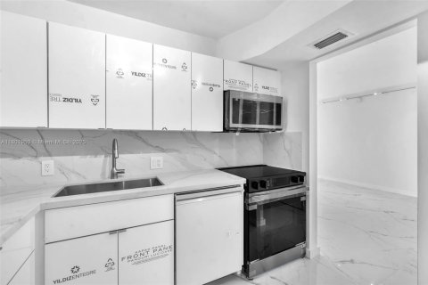 Купить кондоминиум в Авентура, Флорида 2 спальни, 107.49м2, № 1862091 - фото 8