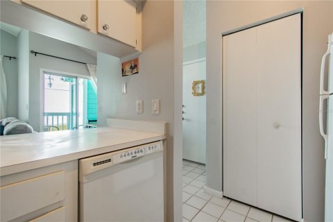 Condominio en alquiler en Tampa, Florida, 2 dormitorios, 73.11 m2 № 1918992 - foto 15