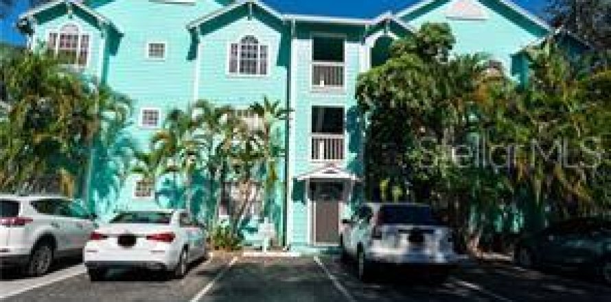 Condominio en Tampa, Florida, 2 dormitorios  № 1918992