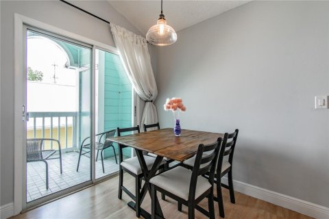 Condominio en alquiler en Tampa, Florida, 2 dormitorios, 73.11 m2 № 1918992 - foto 27