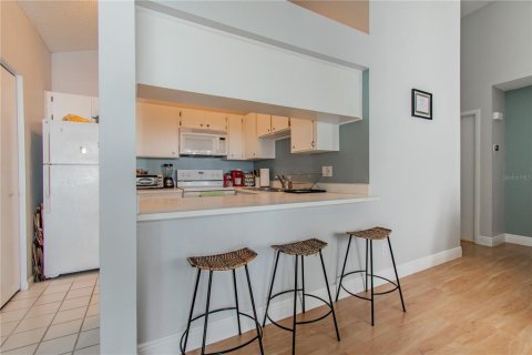 Condominio en alquiler en Tampa, Florida, 2 dormitorios, 73.11 m2 № 1918992 - foto 12