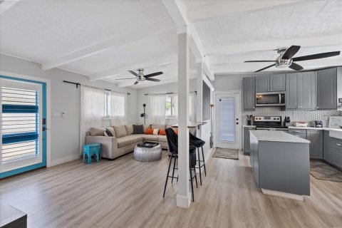 House in Tampa, Florida 2 bedrooms, 82.5 sq.m. № 1636646 - photo 7