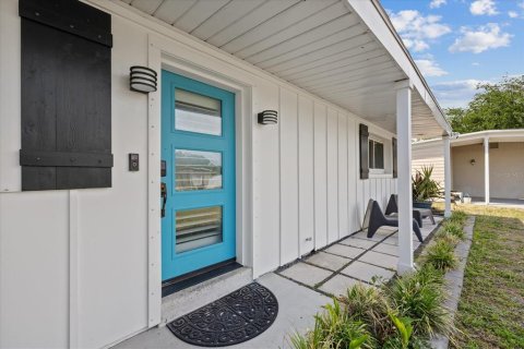 House in Tampa, Florida 2 bedrooms, 82.5 sq.m. № 1636646 - photo 4