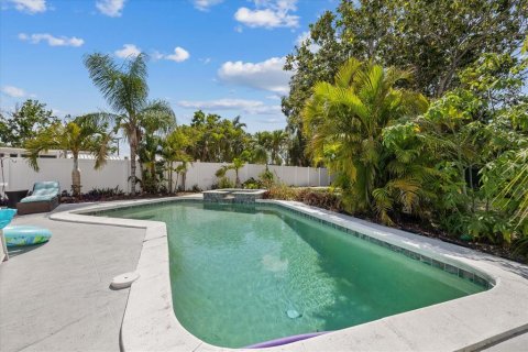 House in Tampa, Florida 2 bedrooms, 82.5 sq.m. № 1636646 - photo 29