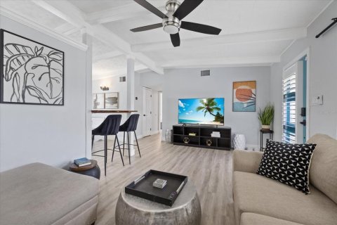 House in Tampa, Florida 2 bedrooms, 82.5 sq.m. № 1636646 - photo 5