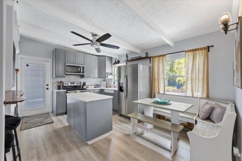 House in Tampa, Florida 2 bedrooms, 82.5 sq.m. № 1636646 - photo 6