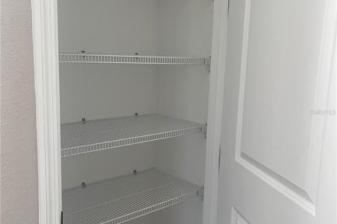 Снять в аренду виллу или дом в Брейдентон, Флорида 3 комнаты, 261.06м2, № 1912903 - фото 18