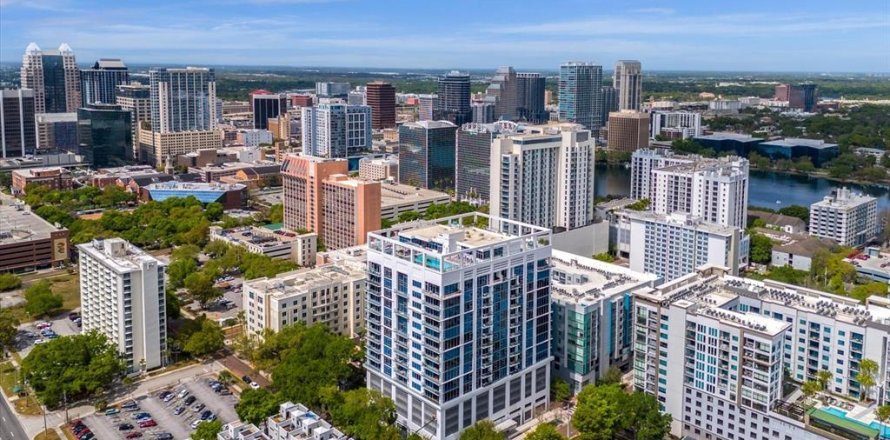 Condominio en Orlando, Florida, 2 dormitorios № 2359339