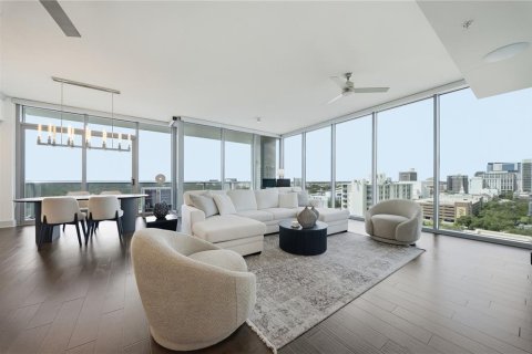 Condominio en venta en Orlando, Florida, 2 dormitorios, 185.8 m2 № 2359339 - foto 2