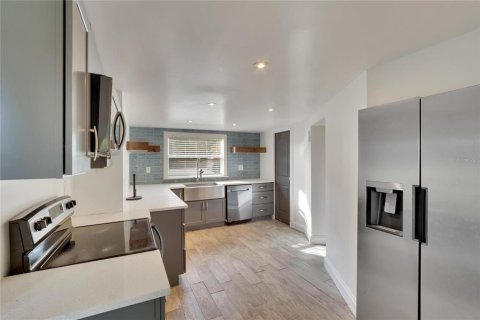 Casa en venta en Land O' Lakes, Florida, 3 dormitorios, 161.46 m2 № 1512050 - foto 10