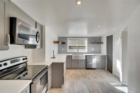 Casa en venta en Land O' Lakes, Florida, 3 dormitorios, 161.46 m2 № 1512050 - foto 9