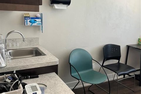 Propiedad comercial en alquiler en Newberry, Florida, 333.43 m2 № 1845414 - foto 13