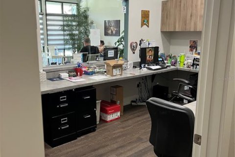 Propiedad comercial en alquiler en Newberry, Florida, 333.43 m2 № 1845414 - foto 10