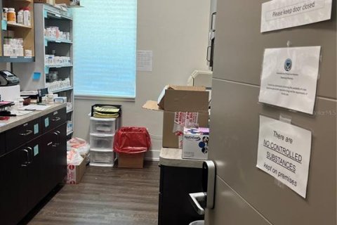 Propiedad comercial en alquiler en Newberry, Florida, 333.43 m2 № 1845414 - foto 8