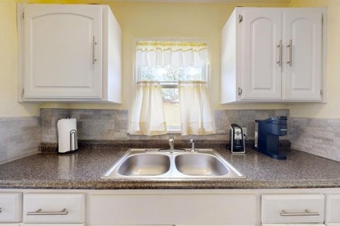 House in Daytona Beach, Florida 3 bedrooms, 100.33 sq.m. № 2234079 - photo 8