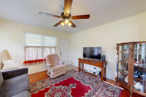 House in Daytona Beach, Florida 3 bedrooms, 100.33 sq.m. № 2234079 - photo 5
