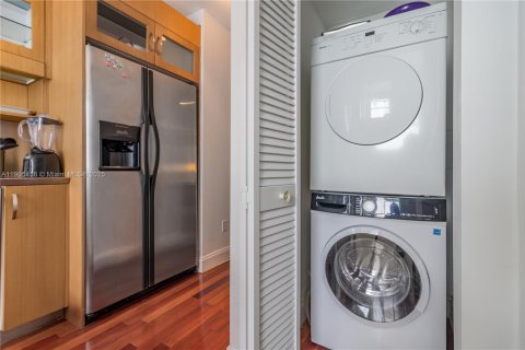 Condo in Miami Beach, Florida  № 1955880 - photo 9