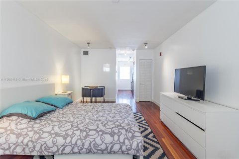 Condo in Miami Beach, Florida  № 1955880 - photo 3