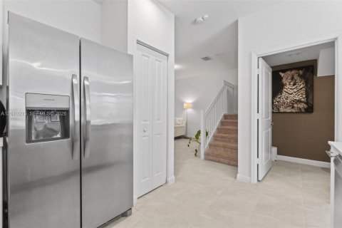 Townhouse in Miami, Florida 3 bedrooms, 157.47 sq.m. № 2075234 - photo 13