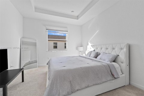 Townhouse in Miami, Florida 3 bedrooms, 157.47 sq.m. № 2075234 - photo 23