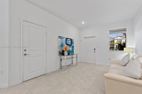 Townhouse in Miami, Florida 3 bedrooms, 157.47 sq.m. № 2075234 - photo 7