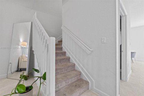 Townhouse in Miami, Florida 3 bedrooms, 157.47 sq.m. № 2075234 - photo 20