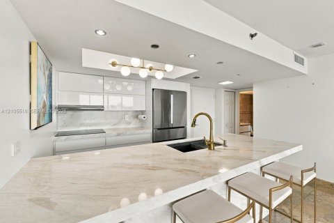 Condominio en venta en North Bay Village, Florida, 2 dormitorios, 95.69 m2 № 2416221 - foto 18