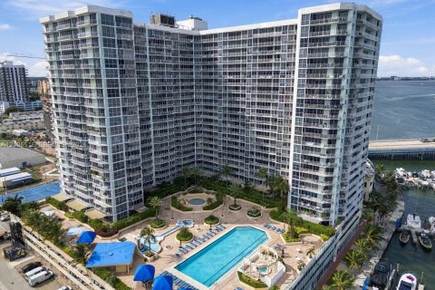 Condominio en venta en North Bay Village, Florida, 2 dormitorios, 95.69 m2 № 2416221 - foto 22