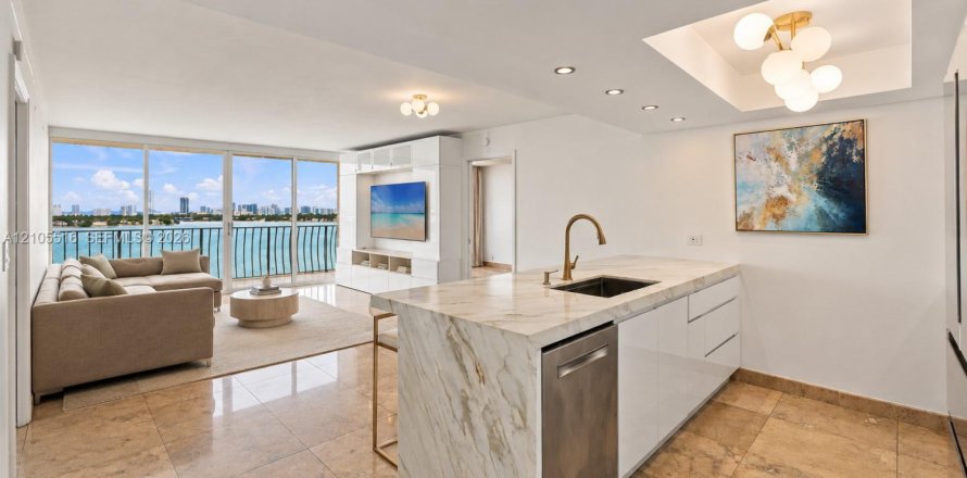 Condominio en North Bay Village, Florida, 2 dormitorios  № 2416221