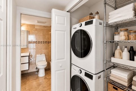 Condominio en venta en North Bay Village, Florida, 2 dormitorios, 95.69 m2 № 2416221 - foto 6