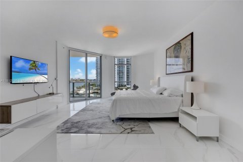 Condo in North Miami Beach, Florida, 2 bedrooms  № 1768377 - photo 15