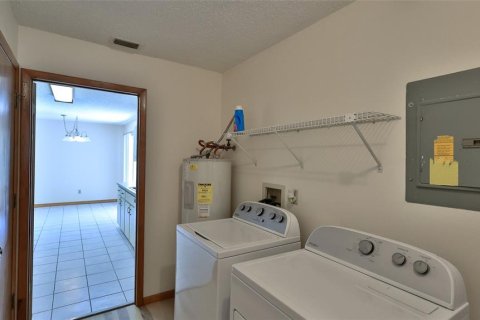 House in Edgewater, Florida 2 bedrooms, 120.68 sq.m. № 2109959 - photo 20