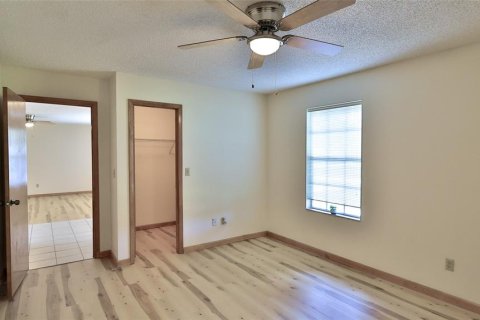 House in Edgewater, Florida 2 bedrooms, 120.68 sq.m. № 2109959 - photo 14