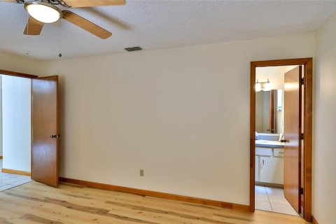 House in Edgewater, Florida 2 bedrooms, 120.68 sq.m. № 2109959 - photo 15