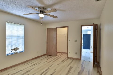 House in Edgewater, Florida 2 bedrooms, 120.68 sq.m. № 2109959 - photo 18