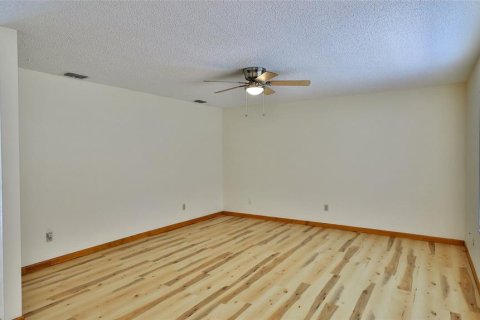 House in Edgewater, Florida 2 bedrooms, 120.68 sq.m. № 2109959 - photo 5