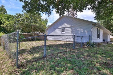 House in Edgewater, Florida 2 bedrooms, 120.68 sq.m. № 2109959 - photo 25