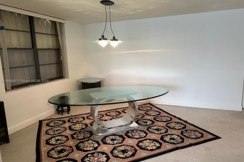 Condo in Hollywood, Florida, 2 bedrooms  № 1950848 - photo 24
