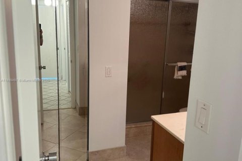 Condo in Hollywood, Florida, 2 bedrooms  № 1950848 - photo 20