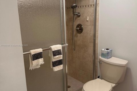Condo in Hollywood, Florida, 2 bedrooms  № 1950848 - photo 17