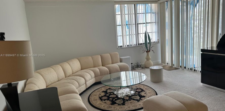 Condo in Hollywood, Florida, 2 bedrooms  № 1950848