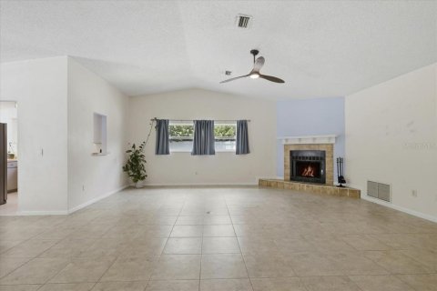 Casa en venta en Palm Coast, Florida, 3 dormitorios, 162.58 m2 № 2226383 - foto 4