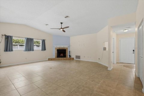 Casa en venta en Palm Coast, Florida, 3 dormitorios, 162.58 m2 № 2226383 - foto 5