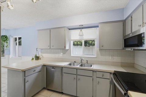 Casa en venta en Palm Coast, Florida, 3 dormitorios, 162.58 m2 № 2226383 - foto 10