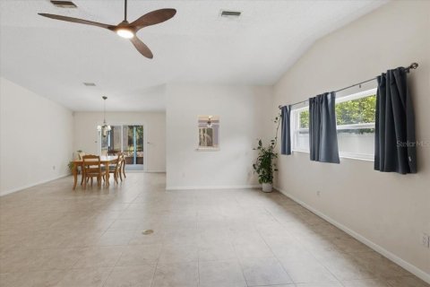 Casa en venta en Palm Coast, Florida, 3 dormitorios, 162.58 m2 № 2226383 - foto 6