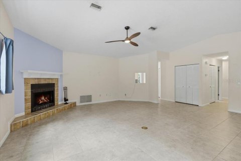 Casa en venta en Palm Coast, Florida, 3 dormitorios, 162.58 m2 № 2226383 - foto 3