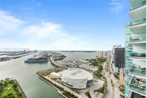 Condo in Miami, Florida, 2 bedrooms  № 1888929 - photo 4