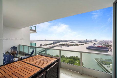 Condo in Miami, Florida, 2 bedrooms  № 1888929 - photo 9