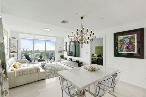 Condo in Miami, Florida, 2 bedrooms  № 1888929 - photo 28